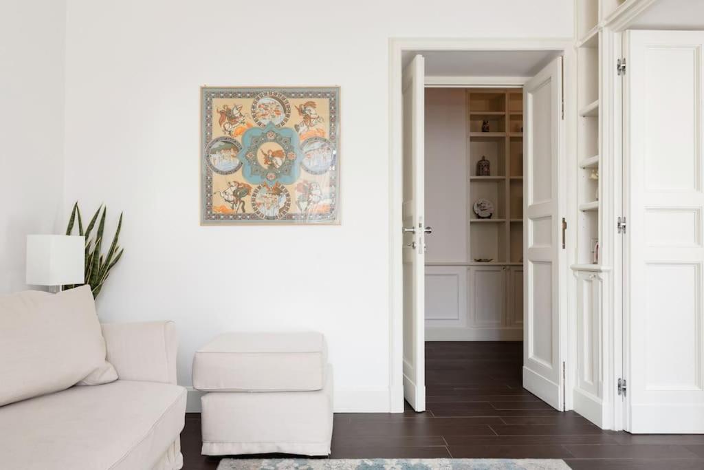 Re-imagined In Historical Building Appartamento *