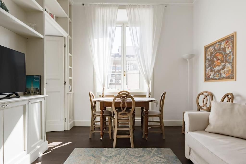 Re-imagined In Historical Building Appartamento *